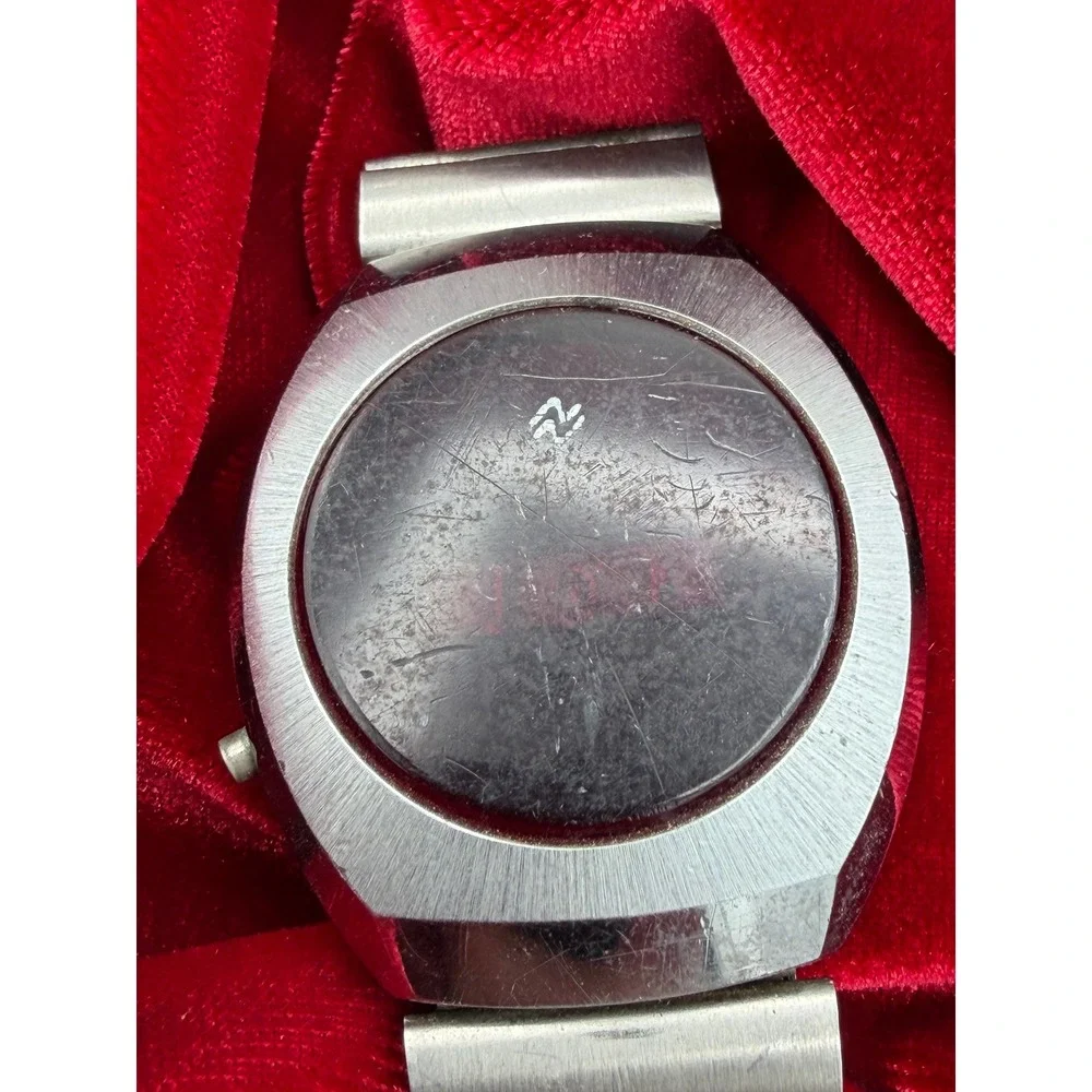 Vintage 1970s National Semiconductor Red LED Digital Watch Swiss Case Untested